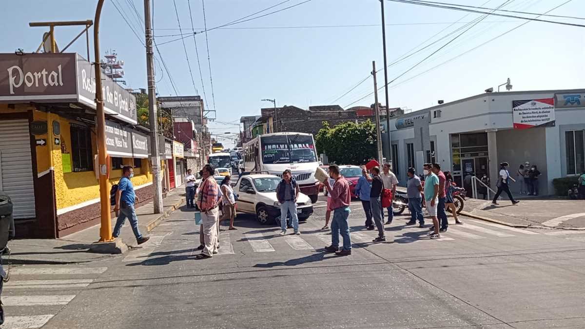 Protestan contra módulo de licencias de Córdoba por pésimo servicio