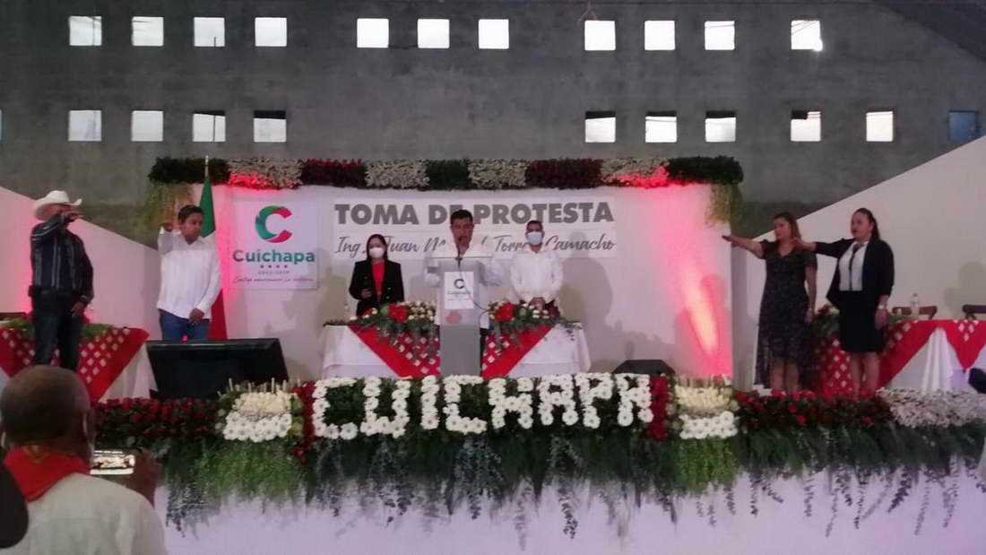 Juan Manuel Torres Camacho rinde protesta como presidente municipal de Cuichapa