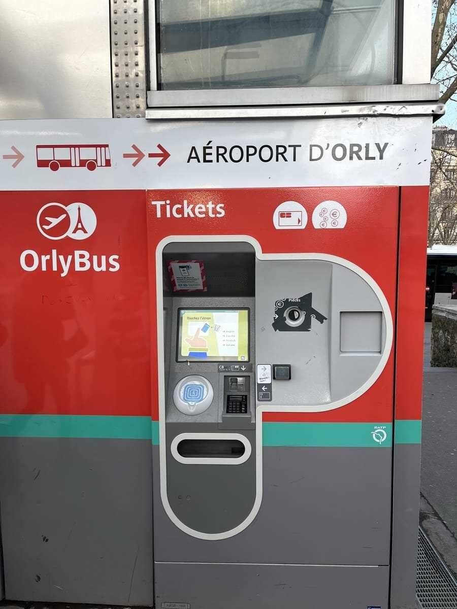 ¡Nos vamos de París!