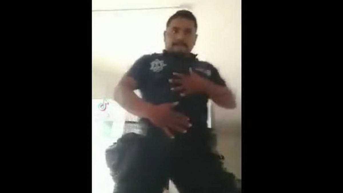 Policia suspendido por bailar