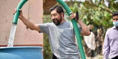 Distribuye Atención Ciudadana agua para 420 familias