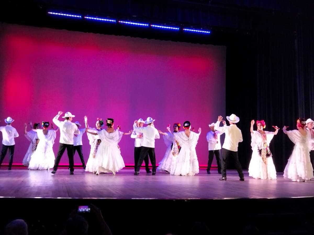 Ballet Folklórico de Orizaba festeja su 35 aniversario