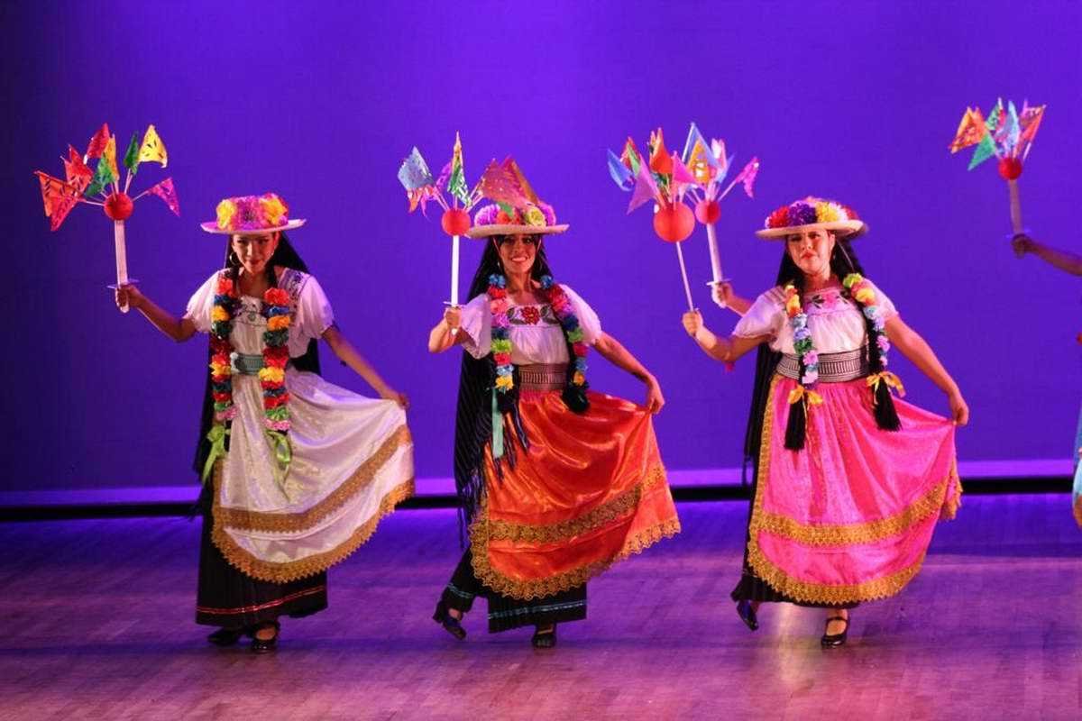 Ballet Folklórico de Orizaba festeja su 35 aniversario