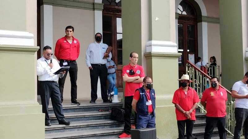 Telefonistas anuncian huelga para defender contrato colectivo laboral