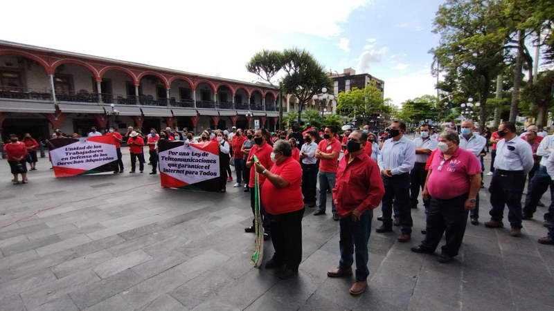 Telefonistas anuncian huelga para defender contrato colectivo laboral
