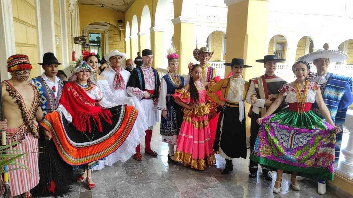 Con la presentación de 89 artistas extranjeros desde el miércoles y hasta el domingo, Noveno Festival del Folklore en Orizaba