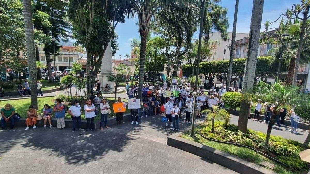 Marcha para exigir aparezca maestro de Ixhuatlancillo