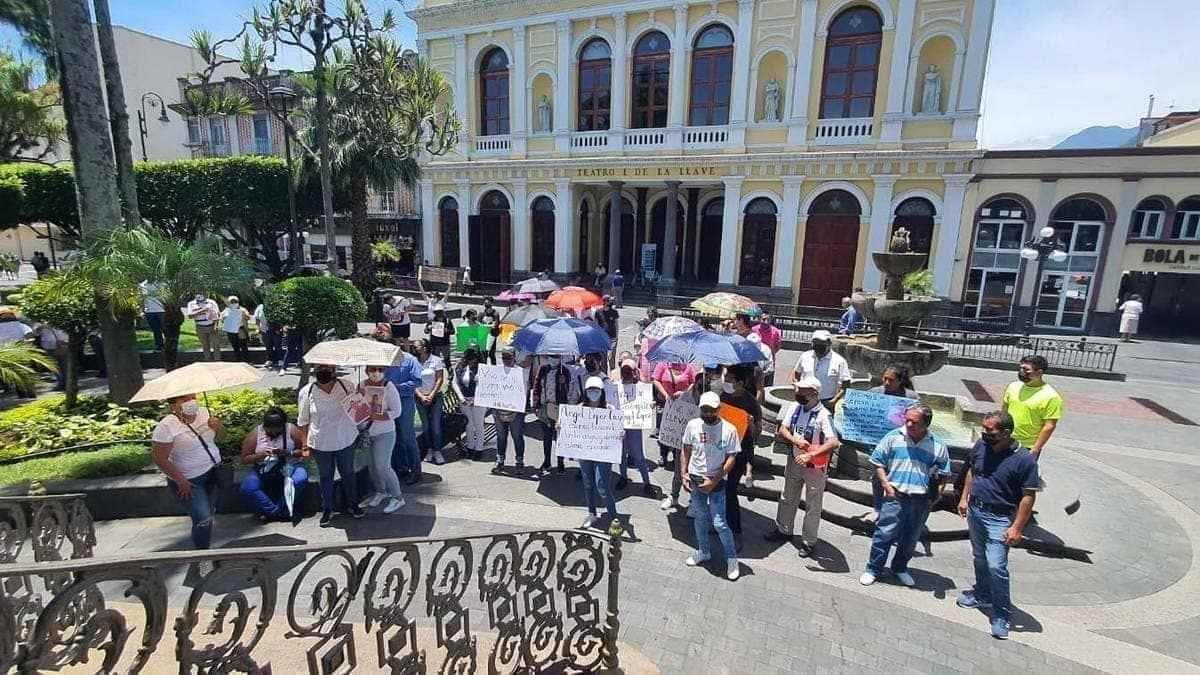 Marcha para exigir aparezca maestro de Ixhuatlancillo