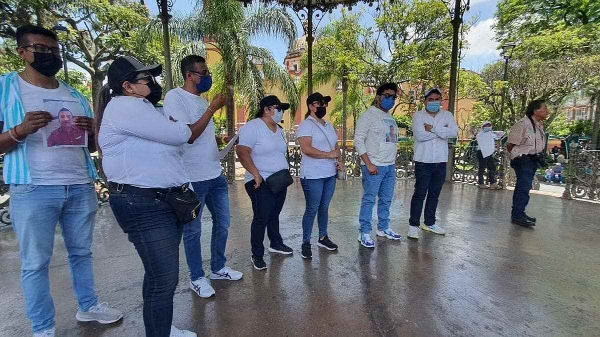 Marcha para exigir aparezca maestro de Ixhuatlancillo