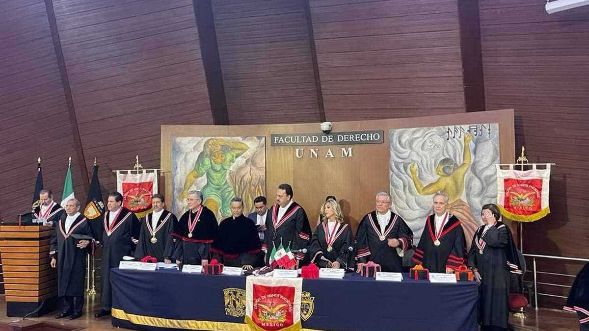 Legión de Honor Nacional de la UNAM para Alberto Sosa Hernández