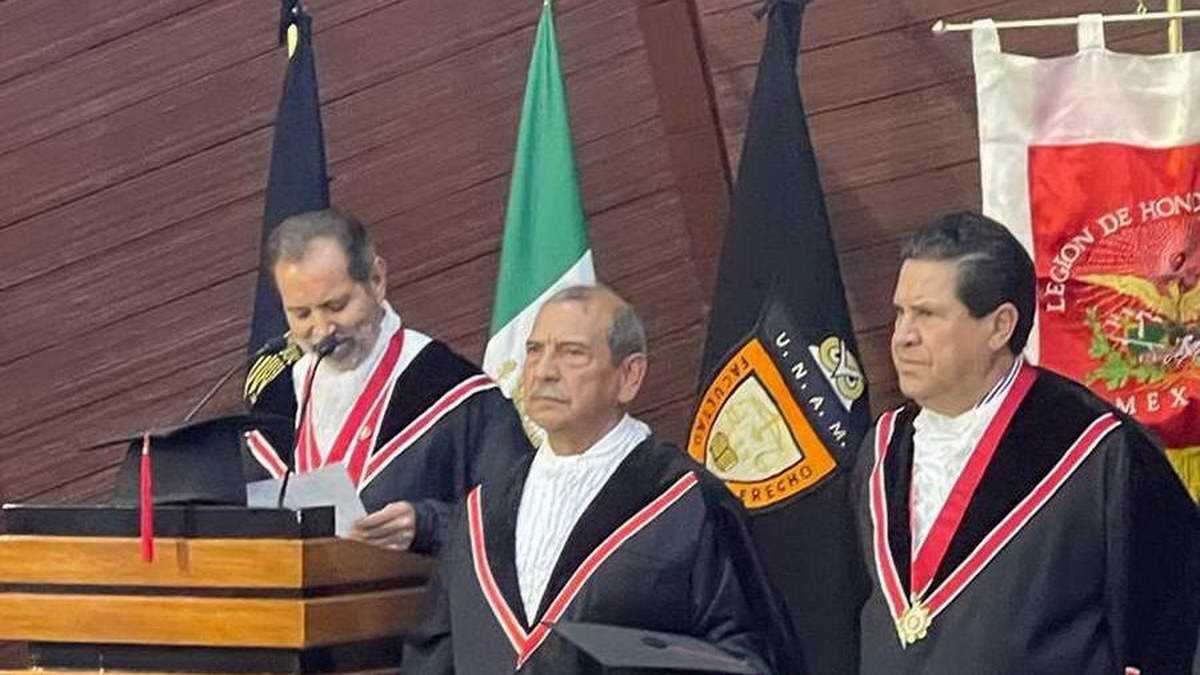Legión de Honor Nacional de la UNAM para Alberto Sosa Hernández