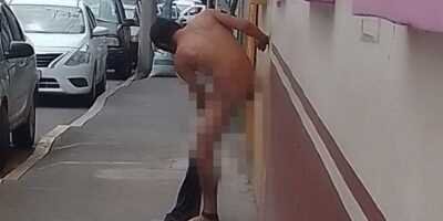 Hombre desnudo