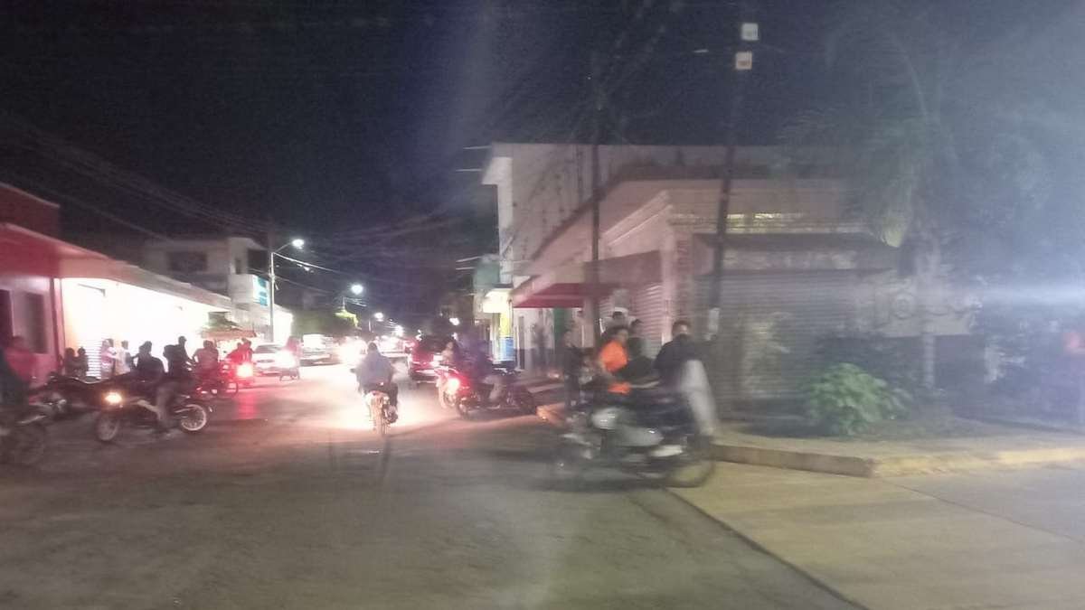 Arde planta alta de vivienda en Paso del Macho