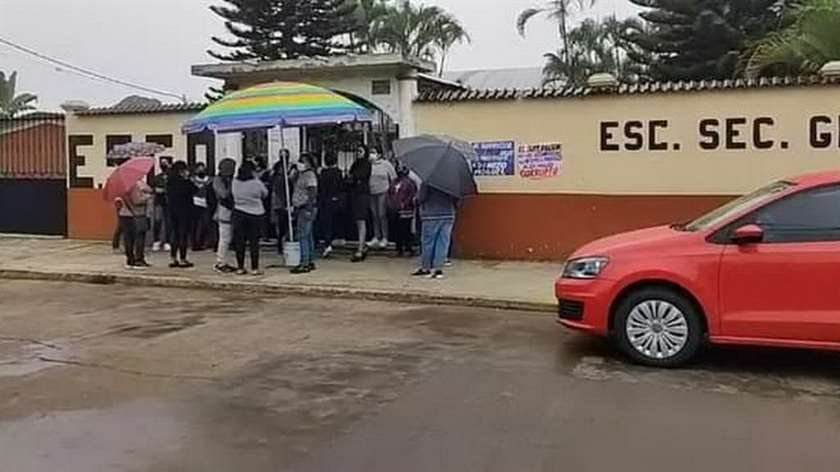 Toman la Secundaria General 2; exigen maestros y limpieza del plantel