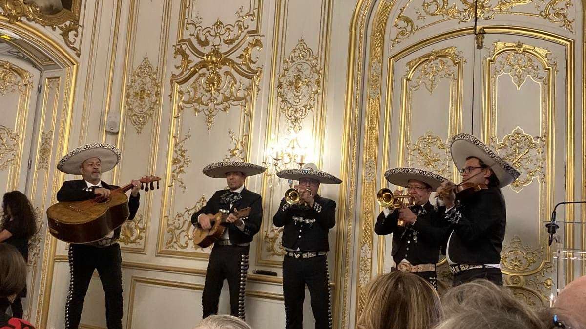 Os pido posada