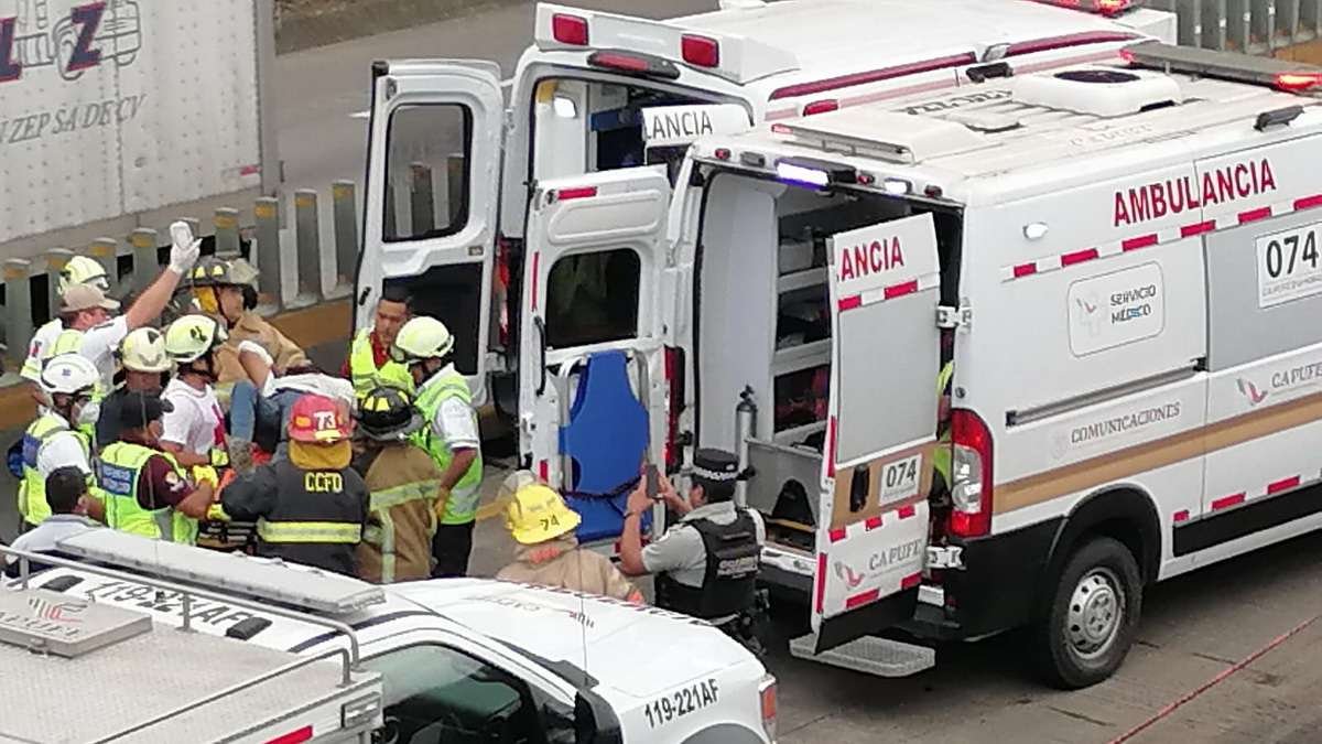 Carguero arrolla a trabajadores de Capufe: un muerto y 3 heridos