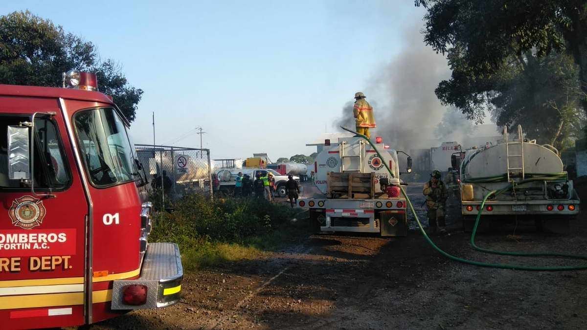 Incendio en Fortín deja un trabajador muerto