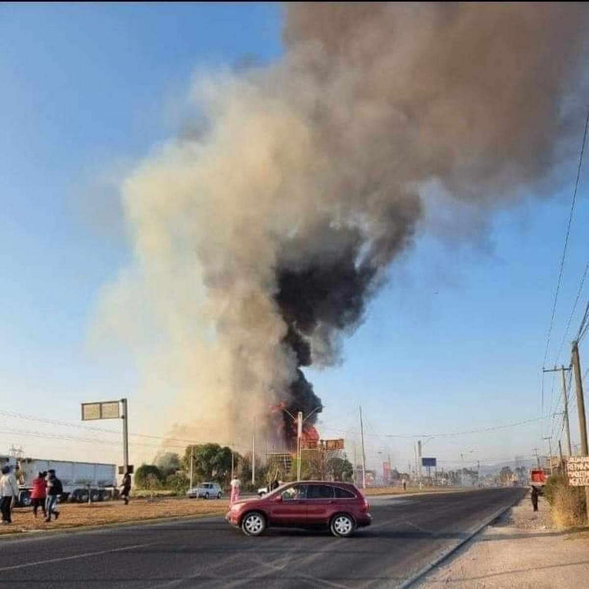 Explosión en gasolinería de Tula deja varios muertos y heridos