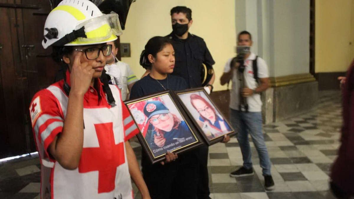 Despiden con honores a la primera bombera de Córdoba y socorrista de Cruz Roja