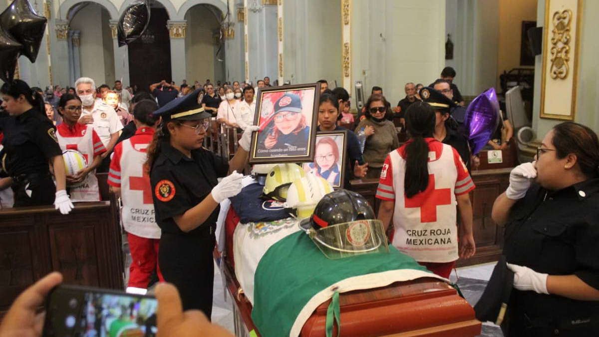 Despiden con honores a la primera bombera de Córdoba y socorrista de Cruz Roja