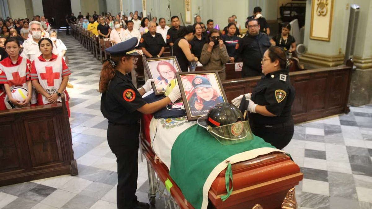 Despiden con honores a la primera bombera de Córdoba y socorrista de Cruz Roja