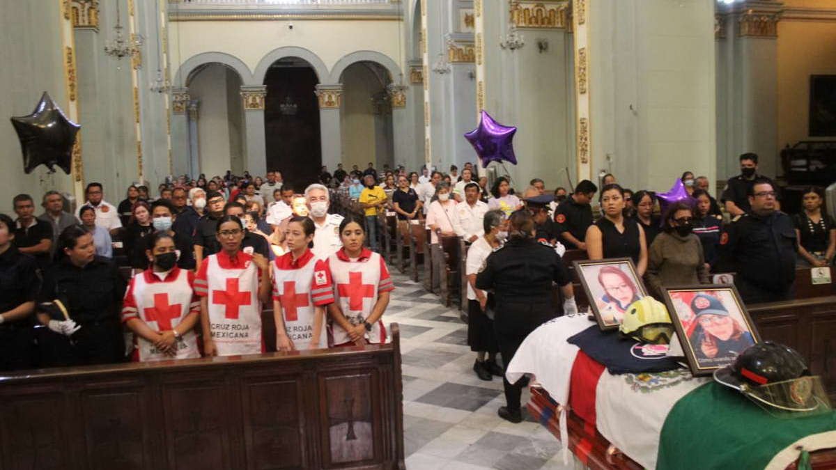 Despiden con honores a la primera bombera de Córdoba y socorrista de Cruz Roja
