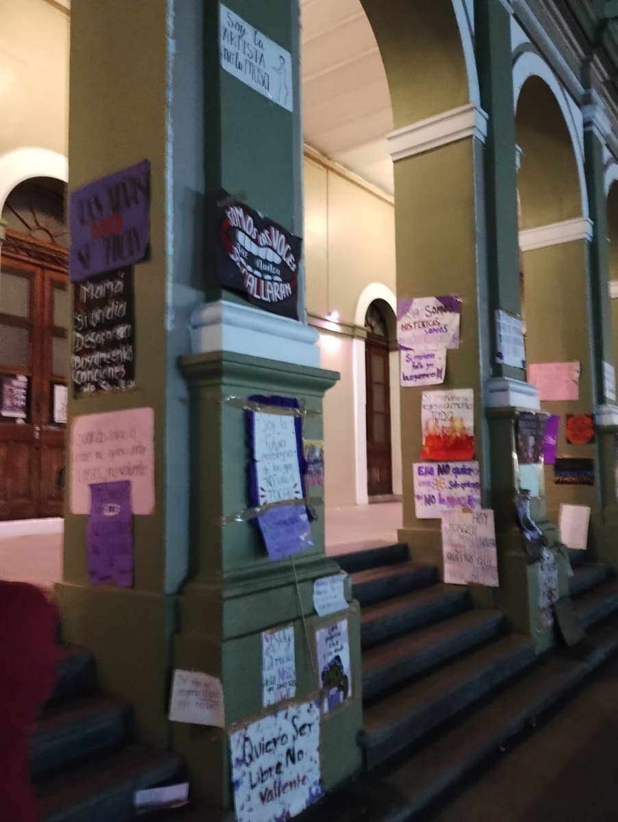 Marchan más de 500 mujeres para protestar contra la violencia