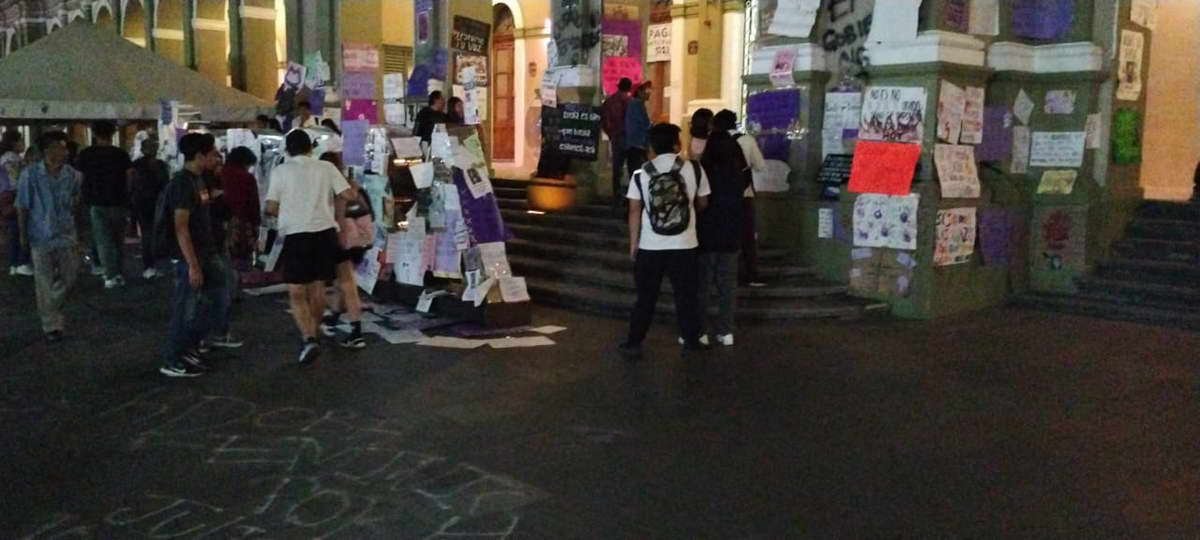 Marchan más de 500 mujeres para protestar contra la violencia
