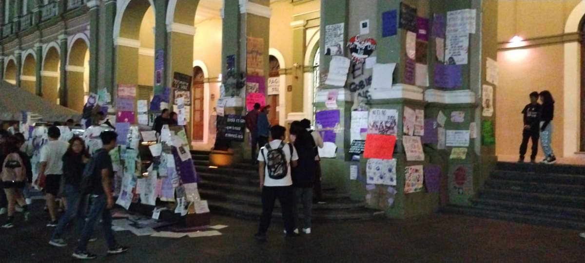Marchan más de 500 mujeres para protestar contra la violencia