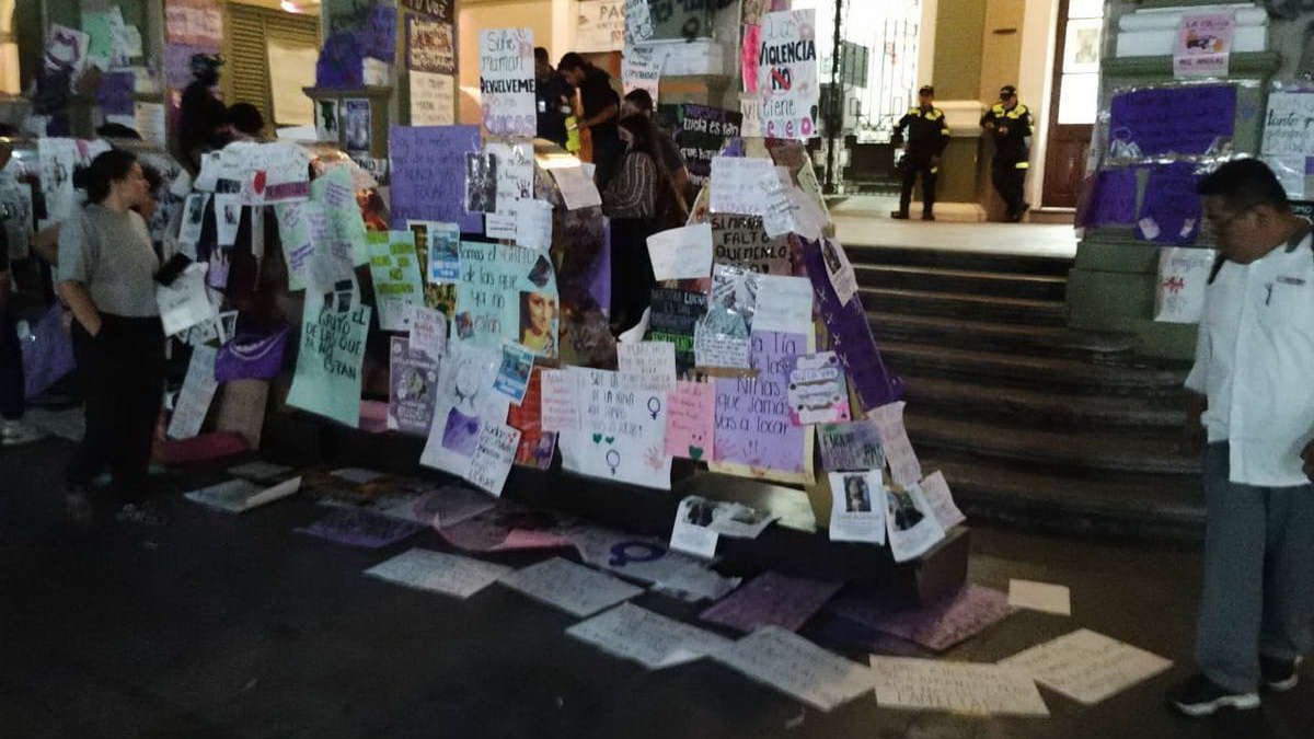 Marchan más de 500 mujeres para protestar contra la violencia