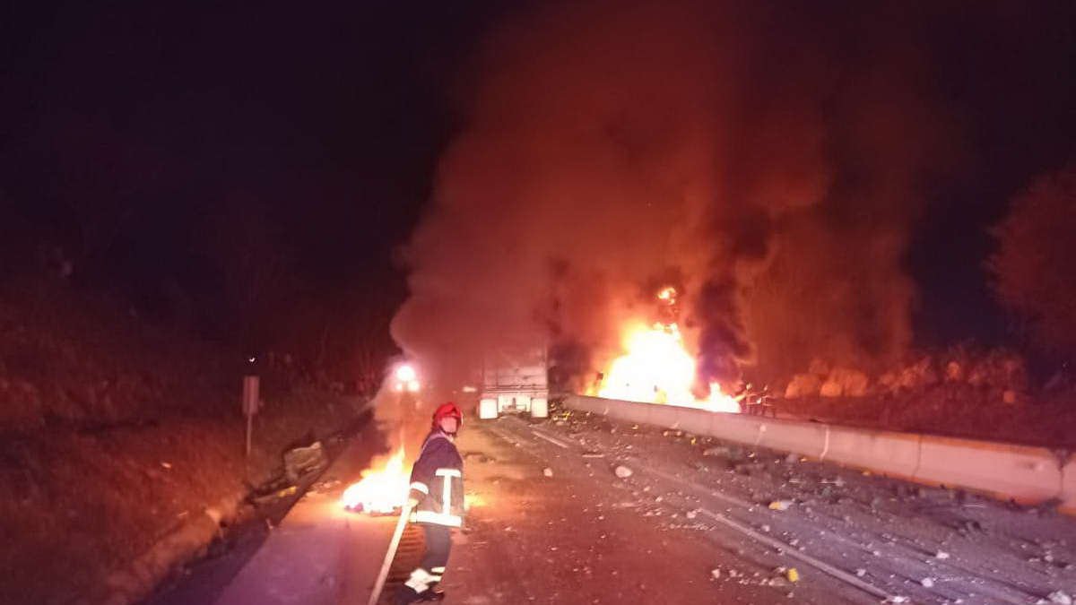 Choque en autopista Córdoba-Veracruz: 4 heridos; carretera cerrada
