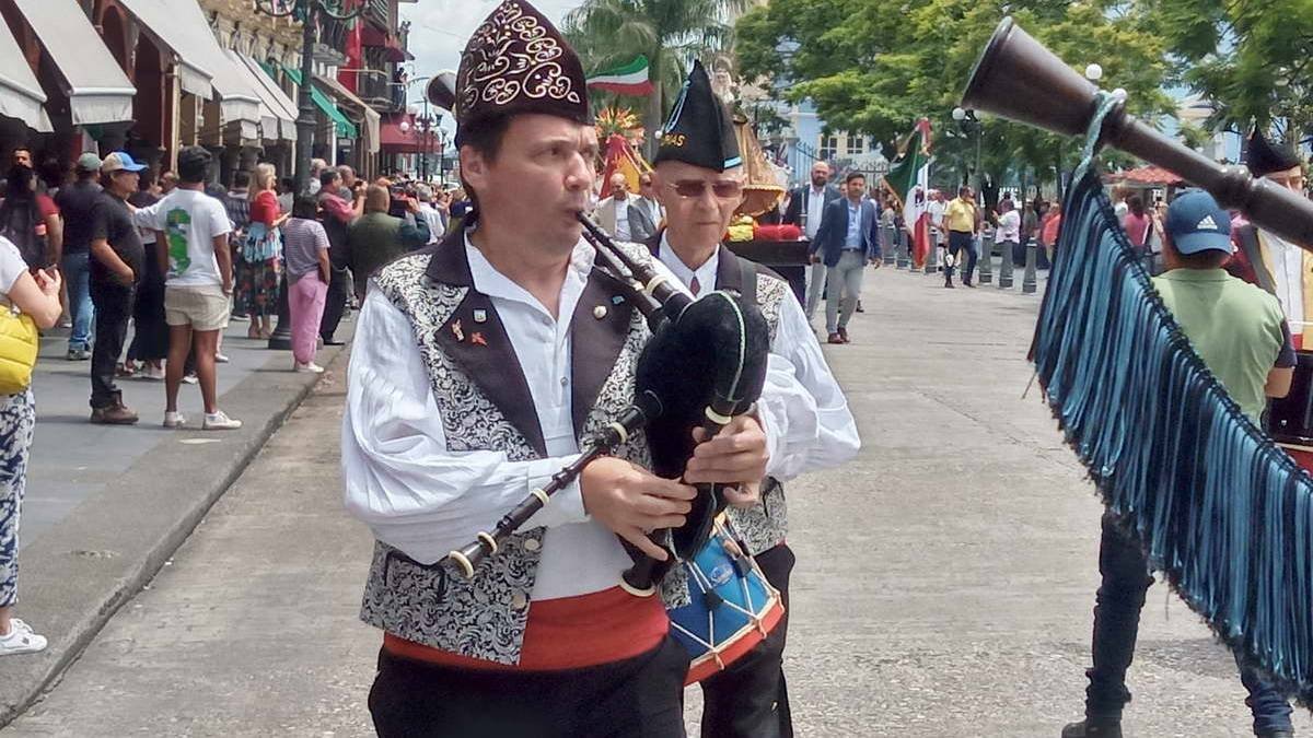 Comunidad española celebra y honra a la Virgen de la Covadonga