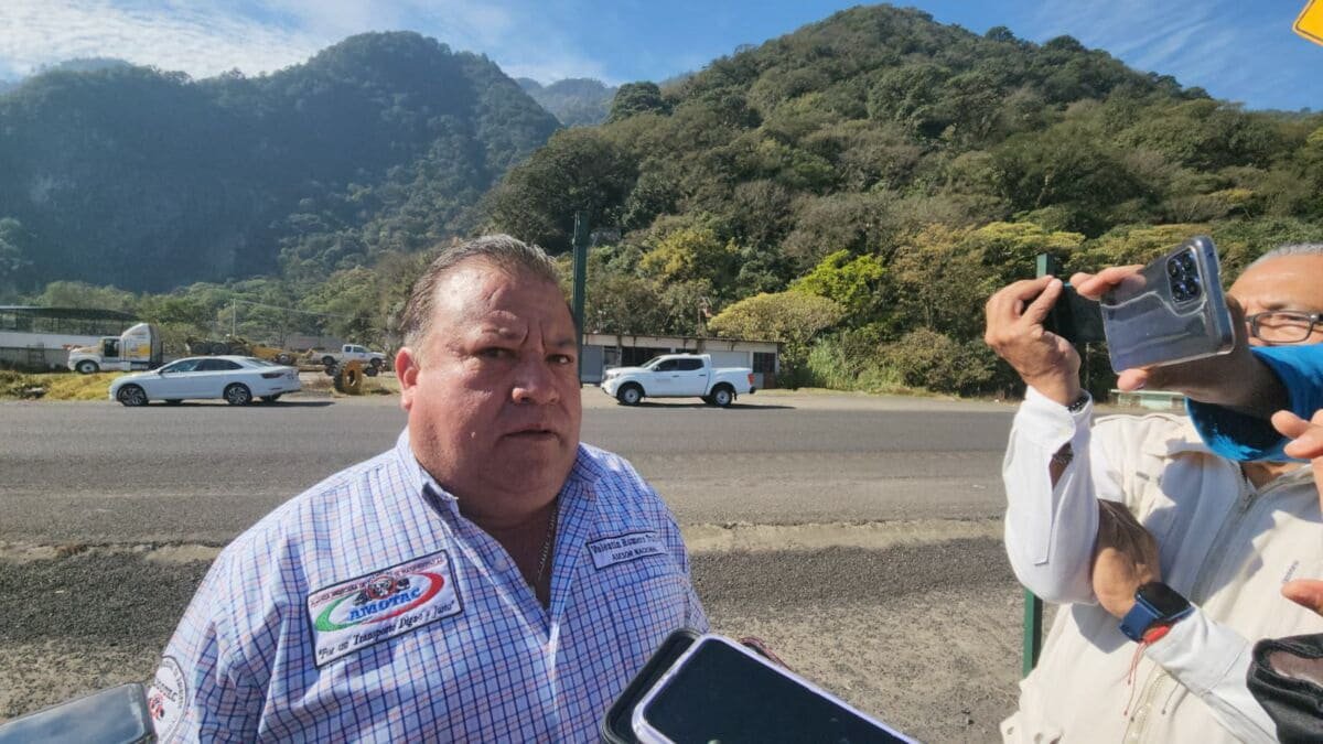 Cientos De Camioneros Salieron A Las Carreteras De La Region 8