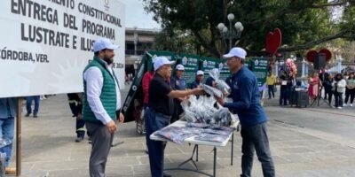 Presidente Municipal Mejora Condiciones Laborales De Aseadores De Calzado