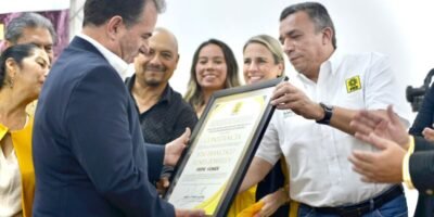 Recibe Pepe Yunes Constancia Como Candidato A Gobernador Por El Prd 4