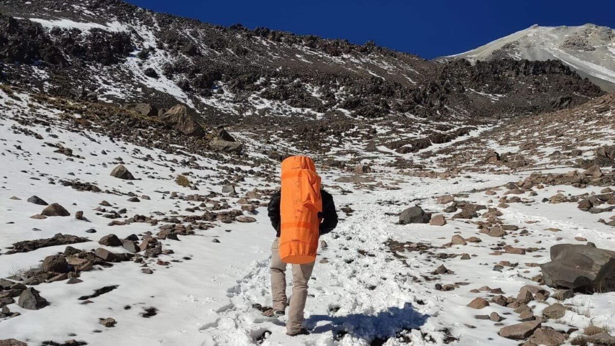 Rescatan A 3 Alpinistas Mas En El Pico Sigue Busqueda De Uno