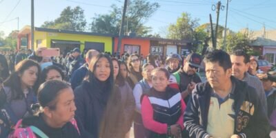 Se Manifiestan Padres De Telesecundaria De Potrerillo En Ixtac