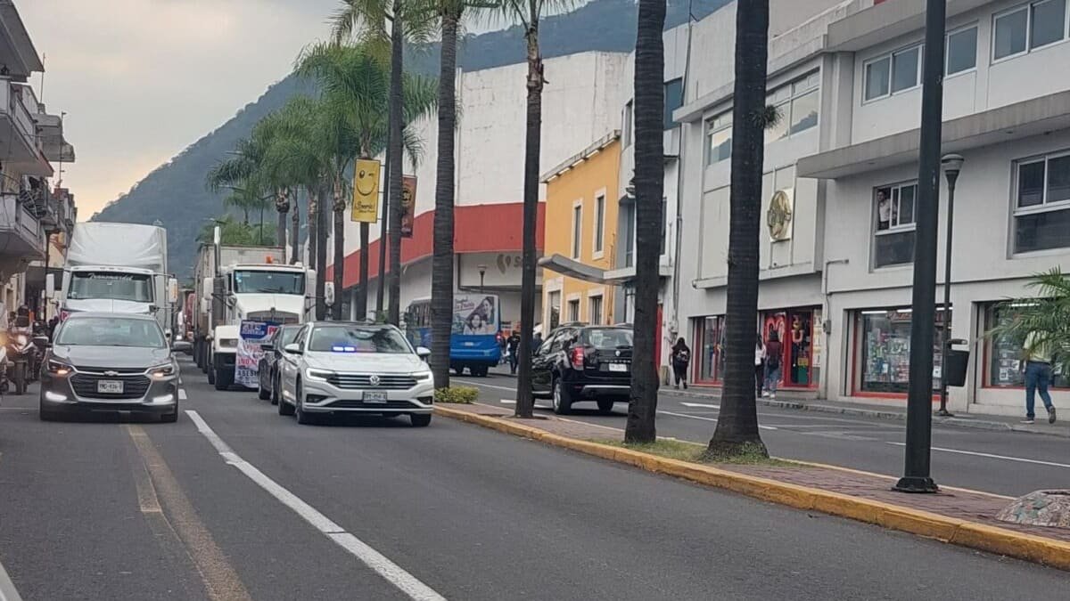 Tras Ocho Horas Terminan Transportistas Su Manifestacion