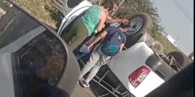 Vuelca Camioneta En Trebol De Amatlan