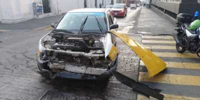 Choca Taxi Contra Camioneta En Avenida 1 Y Calle 2 3