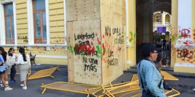 Vandalizan Mujeres El Palacio Municipal De Orizaba