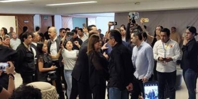 Gobernadora asiste a exequias de Zenyazen Escobar