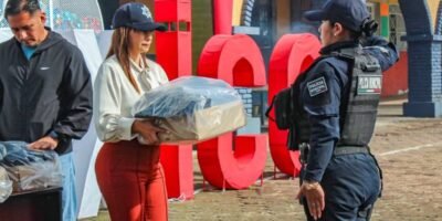 Entregan uniformes a Policía Municipal de Ixhuatlán del Café