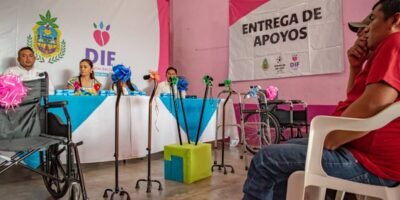 ENTREGAN DIF APOYOS FUNCIONALES