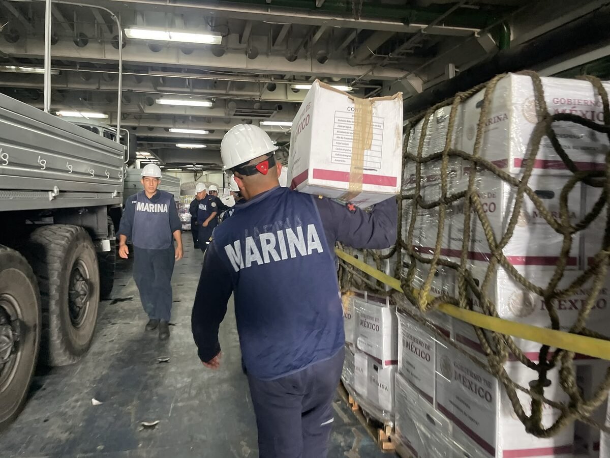Zarpa buque de la Armada de México en apoyo a población afectada por huracán “Polo”