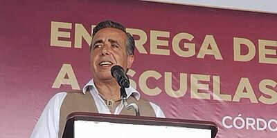 Con Rocío Nahle, decidido impulso a la educación en Veracruz: Alonso