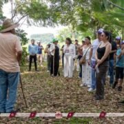 Córdoba comparte su riqueza natural con Xochitepec durante un recorrido por la localidad de Cuauhtémoc