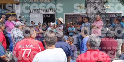 Tras amenaza de movilización, taxistas y autoridades de Orizaba abren diálogo