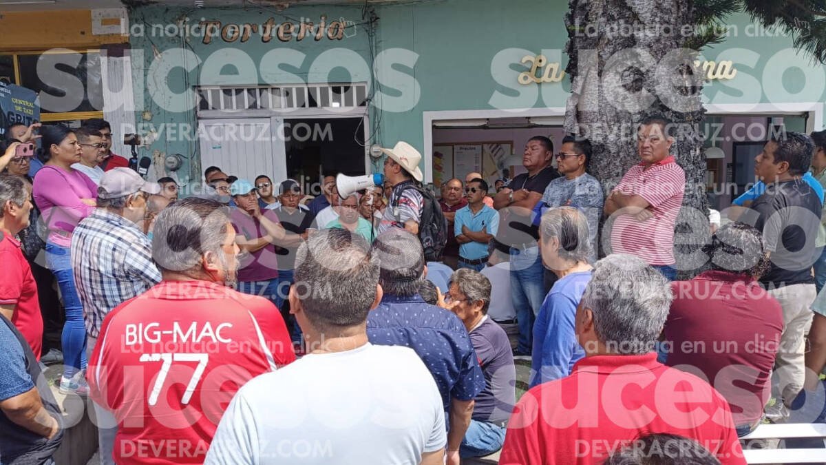 Tras amenaza de movilización, taxistas y autoridades de Orizaba abren diálogo