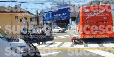 Motociclista resulta lesionado tras choque con autobús en Orizaba